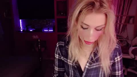 Nicole online show from 09/16/25, 07:59