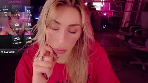 Nicole online show from 10/17/25, 11:18