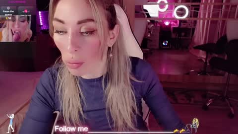 Snapshot of nicole_g0ld_ chatting on 03/31/26, 09:48 Nicole online show from 03/31/26, 09:48