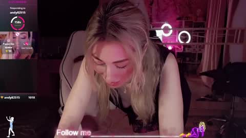 Snapshot of nicole_g0ld_ chatting on 04/11/26, 11:09 Nicole online show from 04/11/26, 11:09