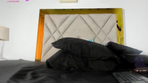 nicole_grace0 online show from 01/23/25, 12:09