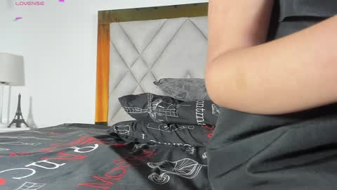 nicole_grace0 online show from 01/30/25, 12:06