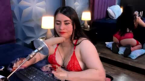 Snapshot of nicole_jonss chatting on 04/07/26, 03:40 Nicole online show from 04/07/26, 03:40