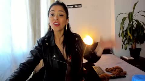 Snapshot of nicole_lustt chatting on 01/18/25, 04:53 Nicole online show from 01/18/25, 04:53