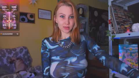 Snapshot of nicole_matt chatting on 09/18/25, 02:35 Nicole online show from 09/18/25, 02:35