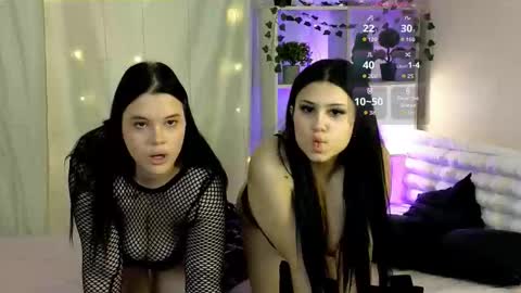 My name is Nicole. I m completely new here online show from 09/25/25, 12:53