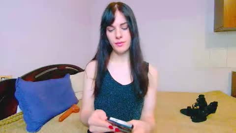 Nicole online show from 09/23/25, 05:21