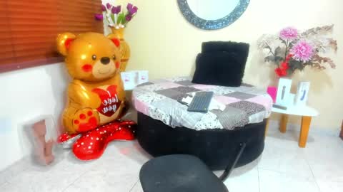 Nicole Santana online show from 04/29/26, 10:16