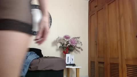 Nicole Santana online show from 05/20/26, 09:32