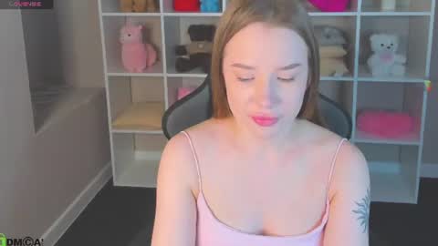 Snapshot of nicole_vasquezz chatting on 06/22/26, 01:07 Nicole My schedule for the week 2 GMT 9am-15pm Mo Tu Th Fr online show from 06/22/26, 01:07