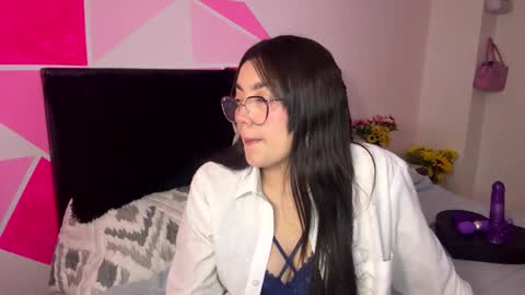 Nicole online show from 09/27/25, 04:28