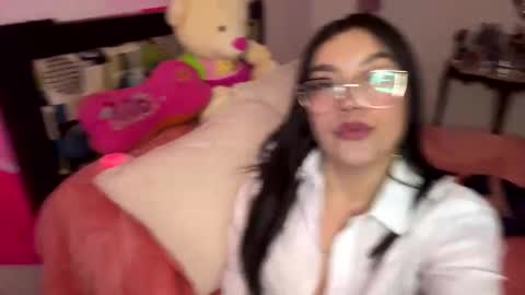 Nicole online show from 10/15/25, 04:45