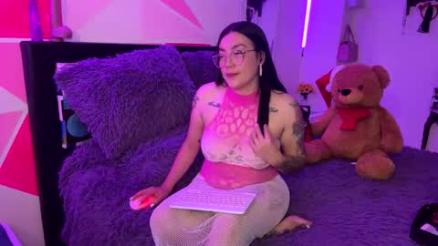 Nicole online show from 12/05/25, 04:43