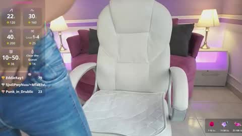 Nicole Crawft online show from 10/03/25, 07:11