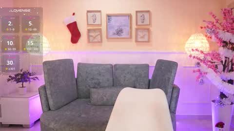 Nicole Crawft online show from 12/03/25, 08:18