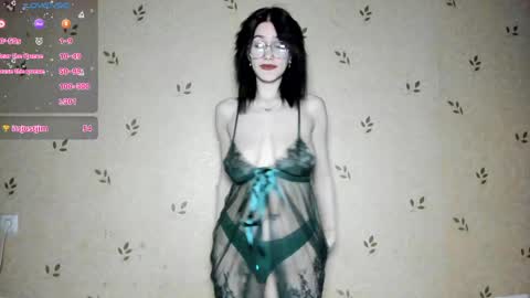 Snapshot of nicoledaviss_ chatting on 04/23/26, 07:49 NicoleDavis online show from 04/23/26, 07:49