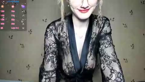 Snapshot of nicoledaviss_ chatting on 06/12/26, 07:46 NicoleDavis online show from 06/12/26, 07:46