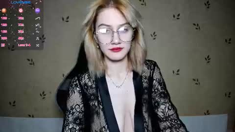 NicoleDavis online show from 07/05/26, 07:21
