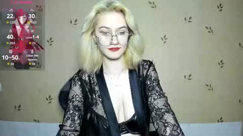 NicoleDavis online show from 07/18/26, 07:17