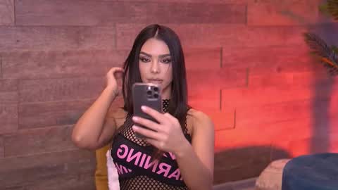 Nicole online show from 10/31/25, 07:42