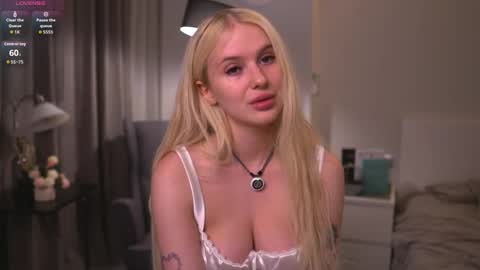 Snapshot of nicoledurham chatting on 11/14/25, 01:26 Kimmy online show from 11/14/25, 01:26