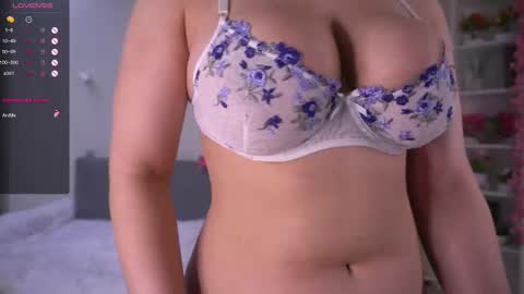 Snapshot of nicoledurham chatting on 11/19/25, 03:12 Kimmy online show from 11/19/25, 03:12