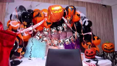 nicolee19_ online show from 11/01/25, 11:01