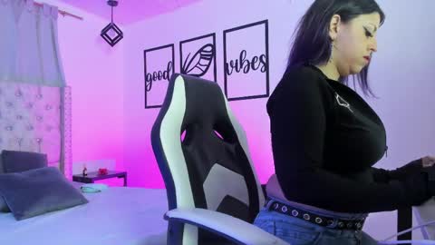 nicolee millerr online show from 04/27/26, 12:36