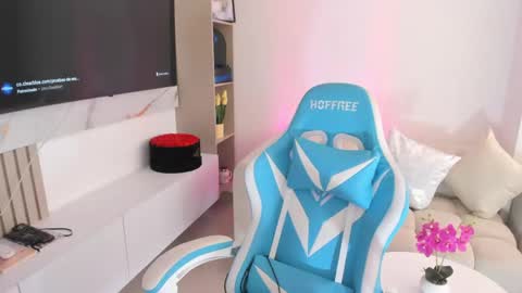 Nicolle online show from 05/24/26, 05:40