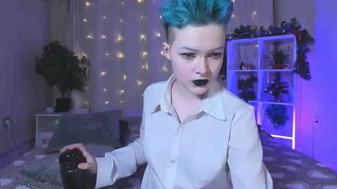 Nicole online show from 12/18/24, 08:36