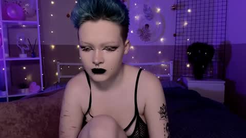 Nicole online show from 12/28/24, 02:33