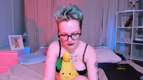 Nicole online show from 01/18/25, 12:35