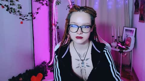 Nicole online show from 02/06/25, 12:43