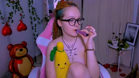 Nicole online show from 02/12/25, 09:54