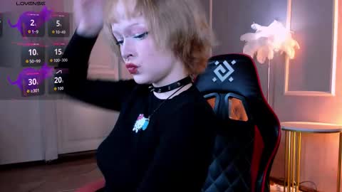 Nicole online show from 10/09/25, 01:42