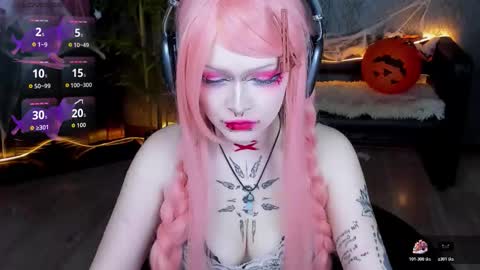 Nicole online show from 10/26/25, 08:48
