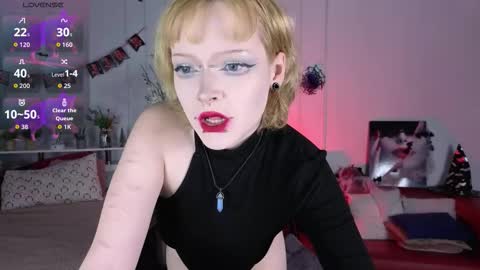 Nicole online show from 10/27/25, 08:13