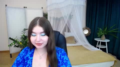 nicolefoxery online show from 12/04/24, 06:22