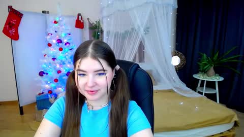 nicolefoxery online show from 12/08/24, 06:17