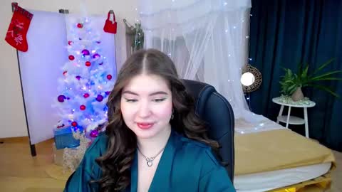 nicolefoxery online show from 12/10/24, 06:49