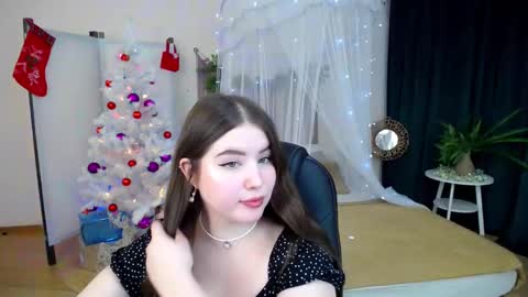 nicolefoxery online show from 12/16/24, 06:21