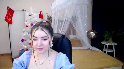 nicolefoxery online show from 12/18/24, 06:25