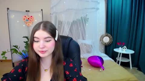nicolefoxery online show from 02/15/25, 10:22