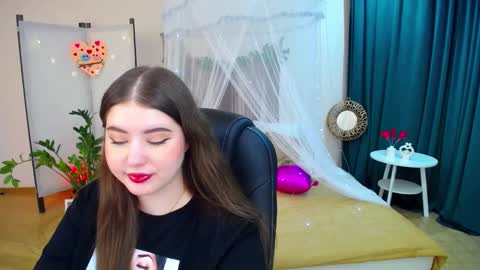 nicolefoxery online show from 02/17/25, 06:48