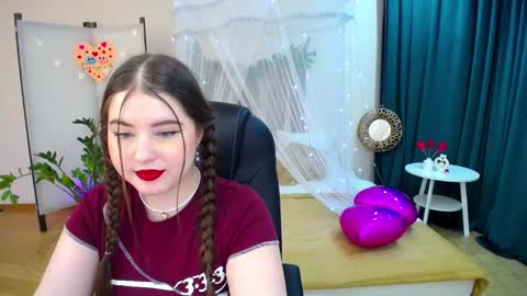 nicolefoxery online show from 02/19/25, 09:36
