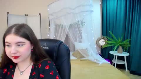 nicolefoxery online show from 03/08/25, 10:56