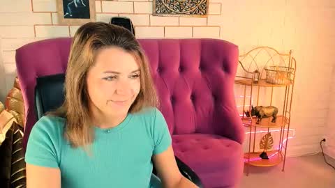 nicolehits online show from 09/26/25, 09:35