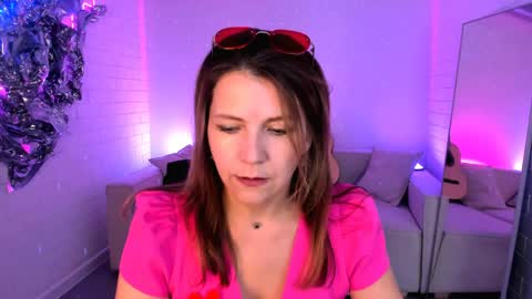 nicolehits online show from 05/15/26, 01:18