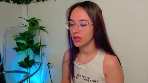 Snapshot of nicoleirisxxx chatting on 03/25/26, 06:19 nicoleirisxxx online show from 03/25/26, 06:19