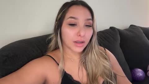 nicolelovesyou444 online show from 10/21/25, 04:08